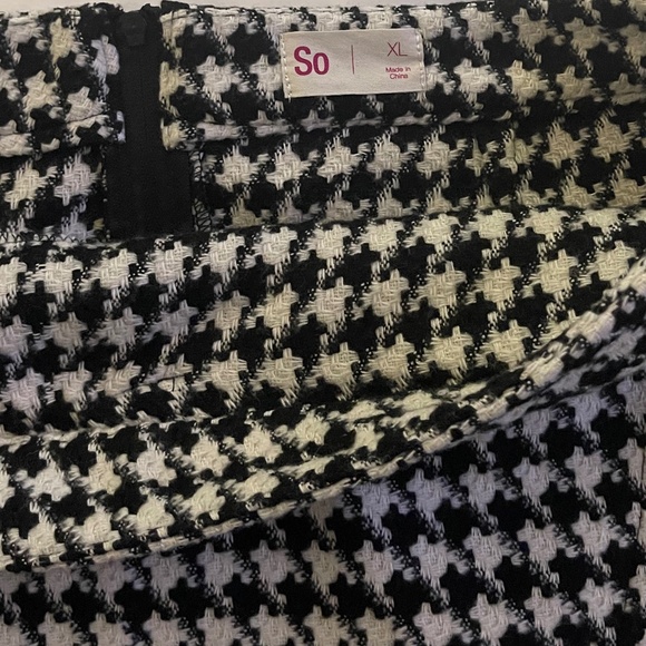 ✨ SO Black Corduroy Mini Skirt - Size XL - New Without Tags ✨ - Picture 6 of 7